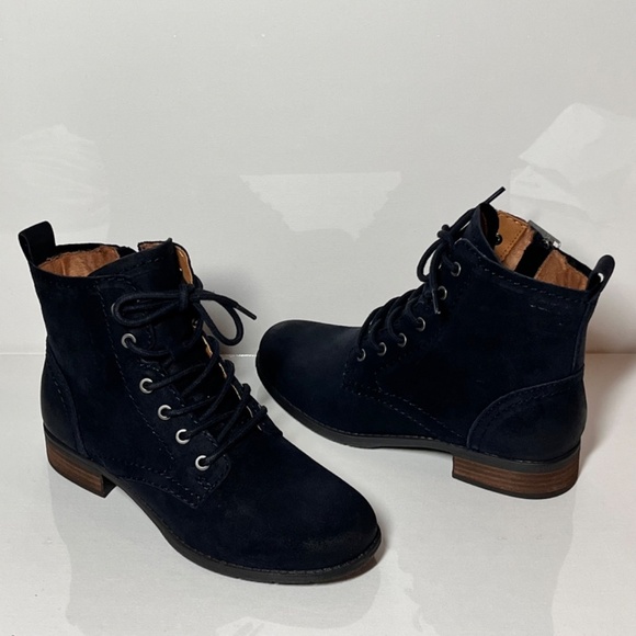 Earth Janel Leather Lace-Up Ankle Boots - Picture 2 of 7